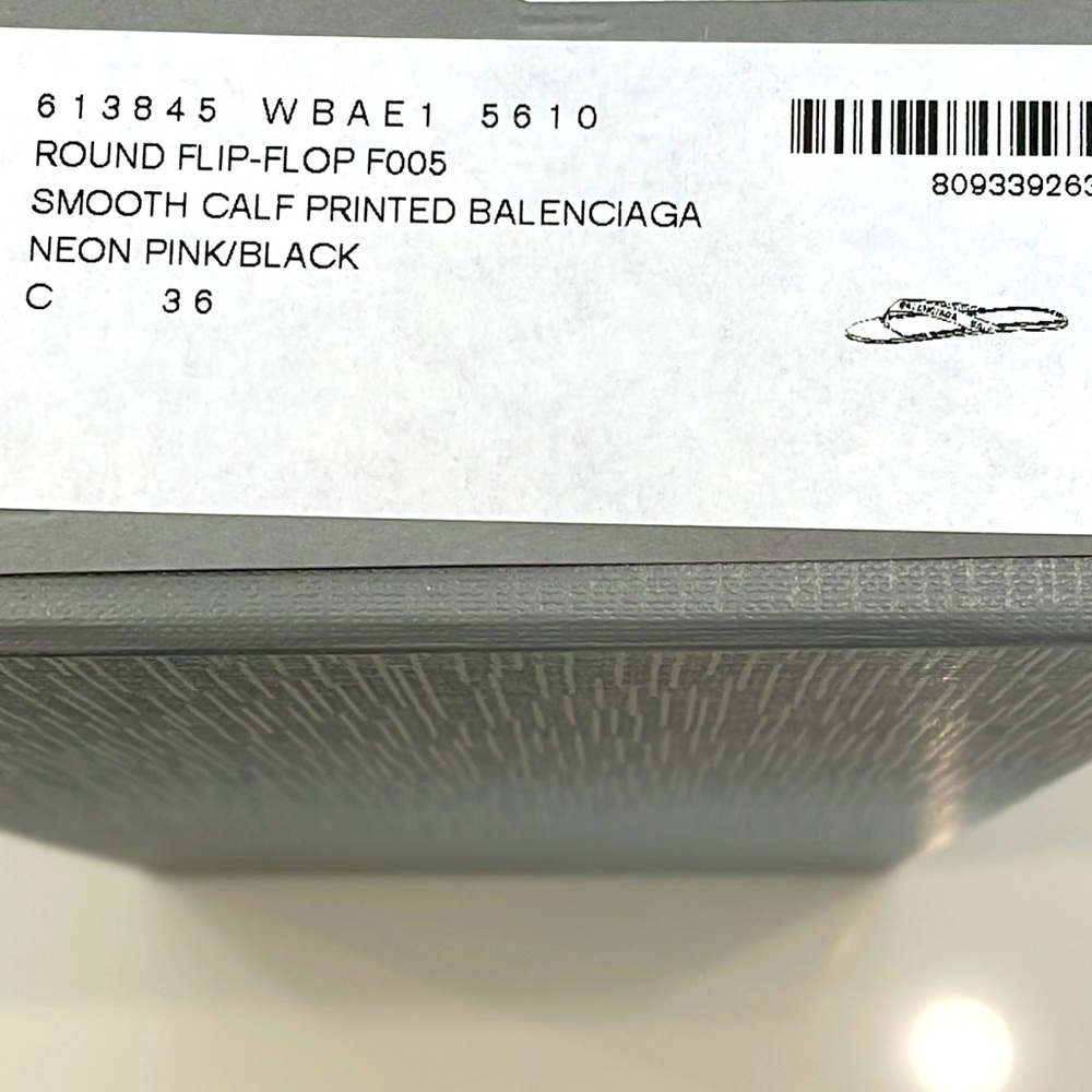 Balenciaga Logo Flip Flops - Picture 6 of 7